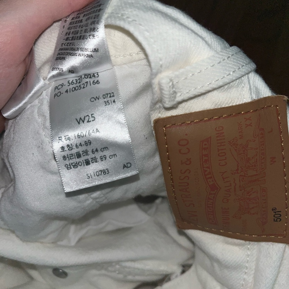 Levi's 501 Jean Shorts - Picture 5 of 5